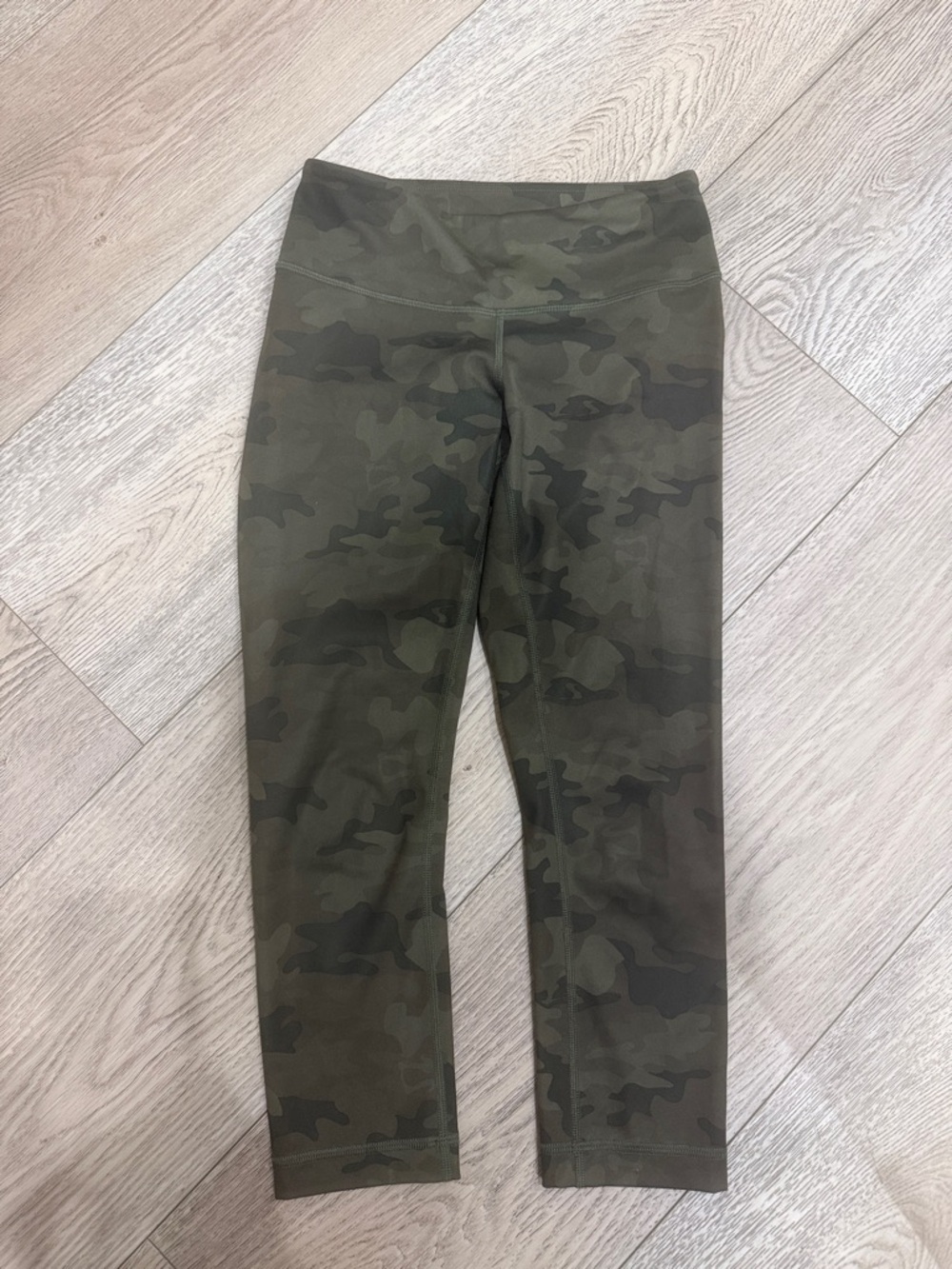 Lululemon Camouflage Capri Leggings-Olive Green